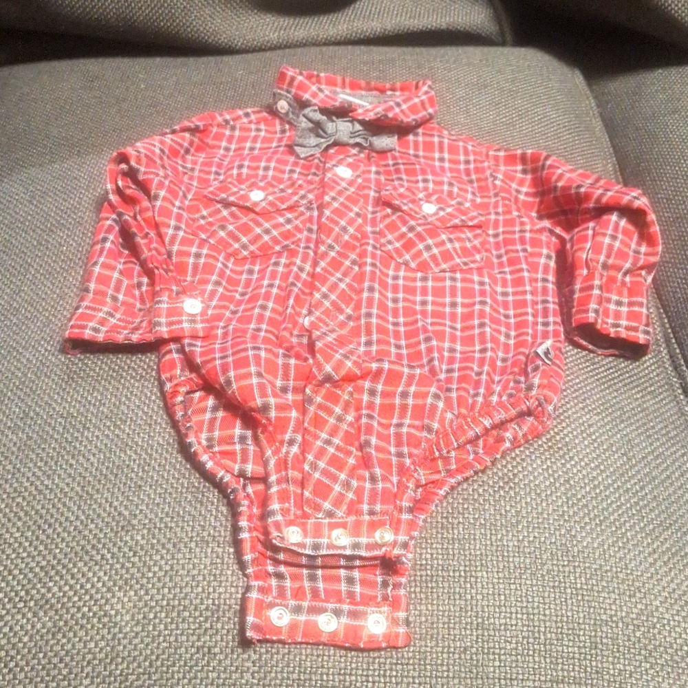 Plaid onsie with collar and bow tie 6-9 months
